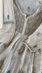 Sleeve and border detail