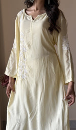 Yellow kurti, close view