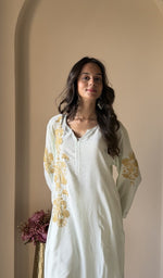 Off White kurti on the model