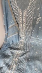 Kurta front laid out with the dupatta over it