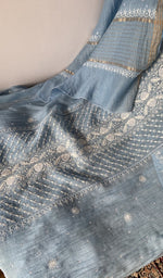 Dupatta laid over the kurta, pure mul chanderi