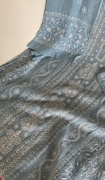 Dupatta laid over the kurta, pure mul chanderi