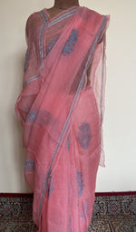 Saree on the mannequin, three quarter view