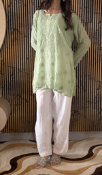 Chikankari work up close