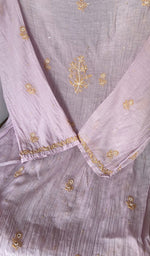 Hem and border of the lilac dupatta