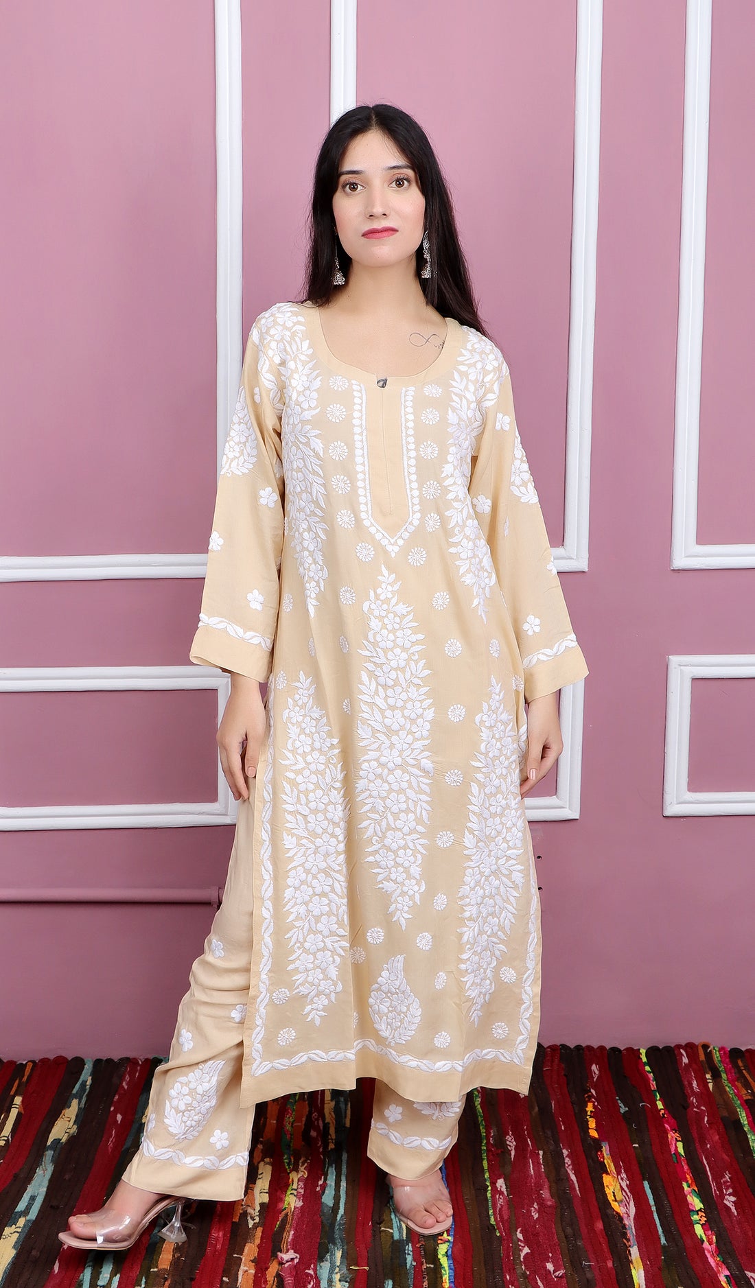 لکھنوی ہینڈ کرافٹ ماڈل کاٹن چکنکاری کرتہ اور پالازو سیٹ - HONC0124073