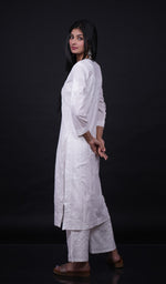 Load image into Gallery viewer, Women&#39;s Lucknowi Handcrafted Mul Cotton Chikankari Kurti- HONC0158955
