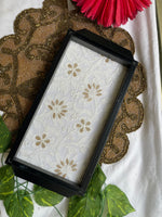 将图像加载到图库查看器中， Handcrafted Chikankari Tray with Two Coasters – Wooden Frame - HONC0269377
