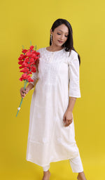 将图像加载到图库查看器中， Uzma Women&#39;s Lucknowi Handcrafted Cotton Chikankari Kurti - HONC0193593
