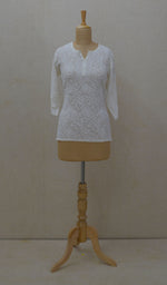 将图像加载到图库查看器中， Women&#39;s Lakhnavi Handcrafted White Pure Silk Georgette Chikankari Top - NC045240-41