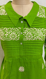 将图像加载到图库查看器中， Women&#39;s Lucknowi Handcrafted Green Cotton Chikankari Top - NC050076
