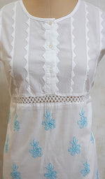 将图像加载到图库查看器中， Women&#39;s Lakhnavi Handcrafted White Cotton Chikankari Top - NC051579