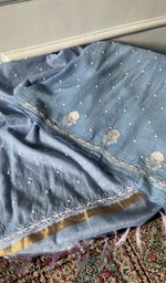 Load image into Gallery viewer, Close up of the thread work